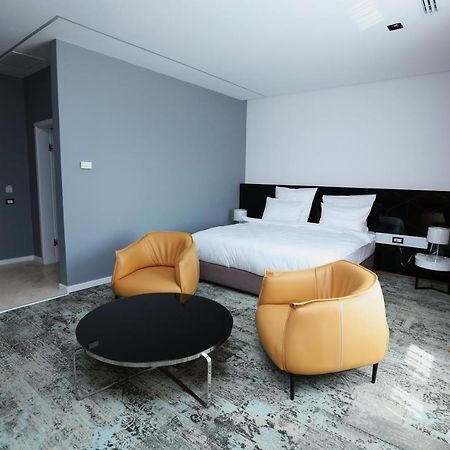 Valentino Rooms Focşani Extérieur photo