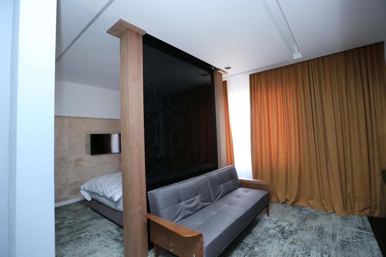 Valentino Rooms Focşani Extérieur photo